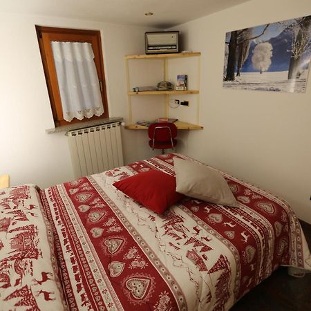 Suite Del Villaggio Sarre Extérieur photo