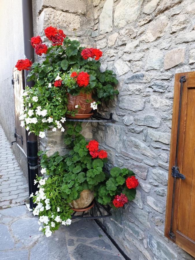 Suite Del Villaggio Sarre Extérieur photo